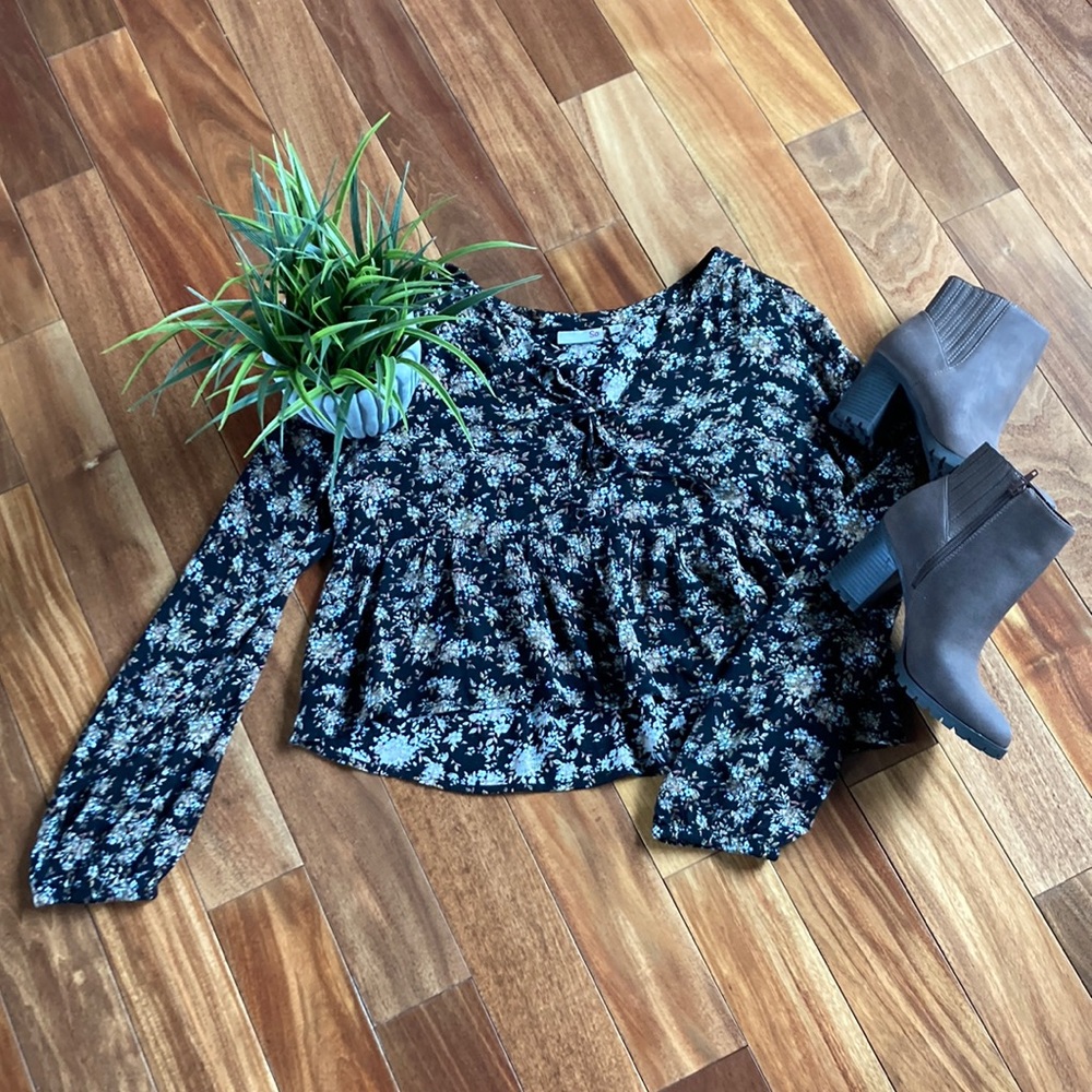 Womens Small black floral long sleeve blouse with tie